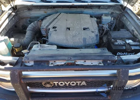 2008 Toyota Fj Cruiser z USA, uszkodzony, nr VIN JTEBU11FX8K049725